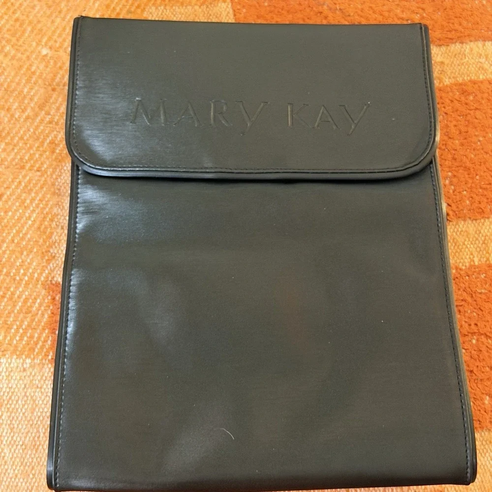 New Vintage Mary Kay Black Pink Roll Up Hanging Makeup Travel Bag 4 Zip Pockets